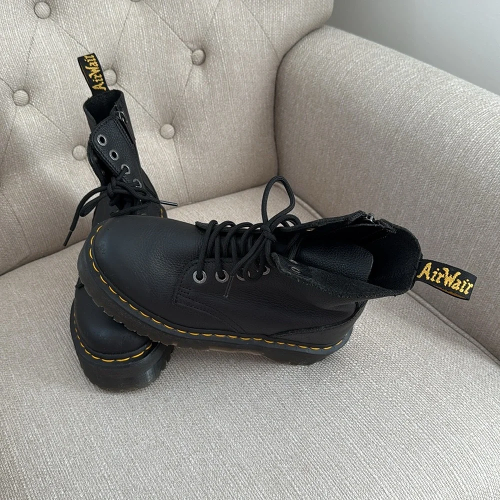 Dr. Martens Jadon lll women 7 Black Leather Boots platform - Picture 2 of 14